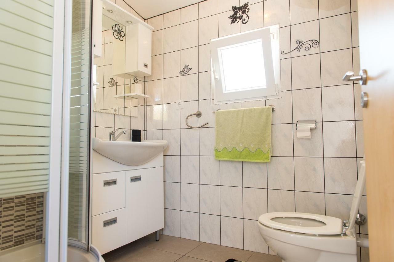 Apartment Ella Rogoznica  Buitenkant foto