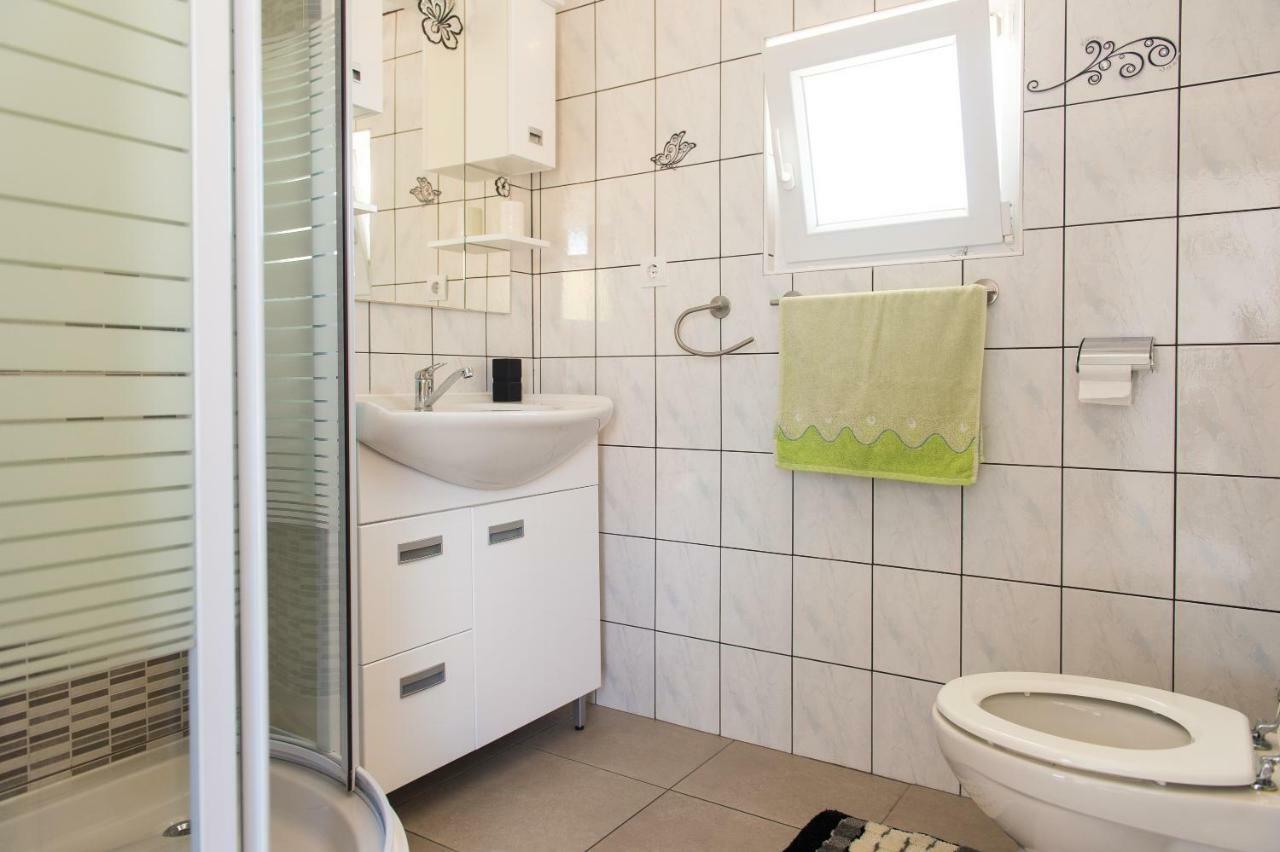 Apartment Ella Rogoznica  Buitenkant foto