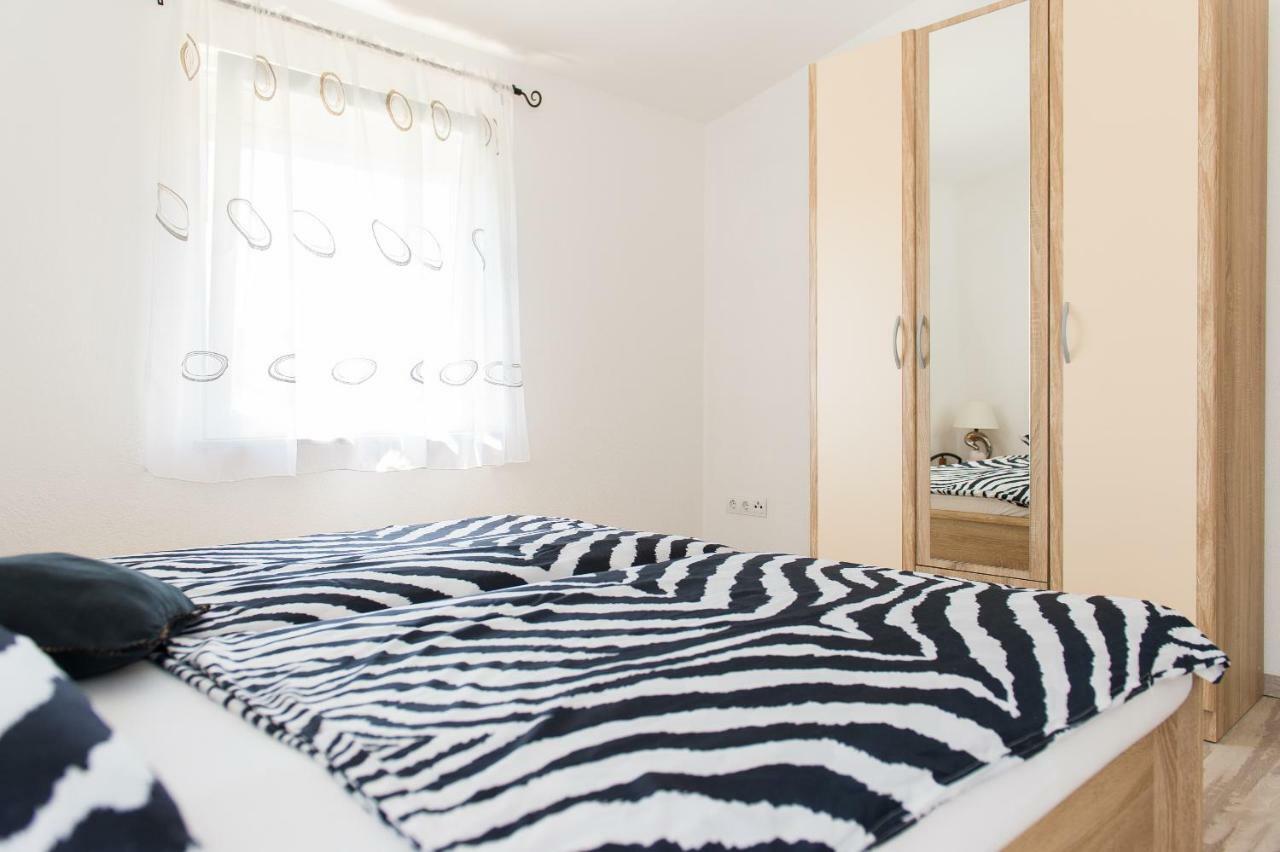 Apartment Ella Rogoznica  Buitenkant foto