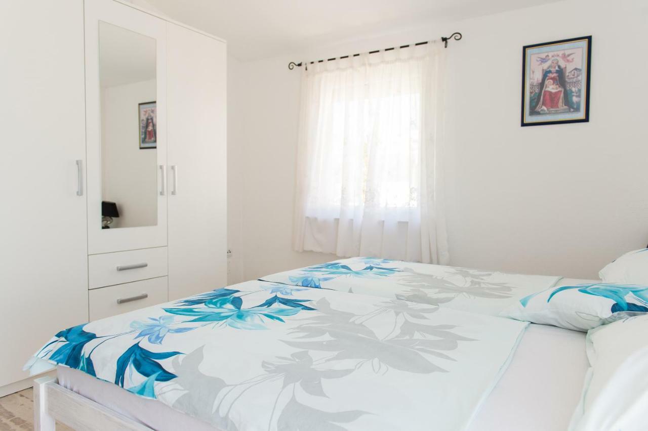 Apartment Ella Rogoznica  Buitenkant foto