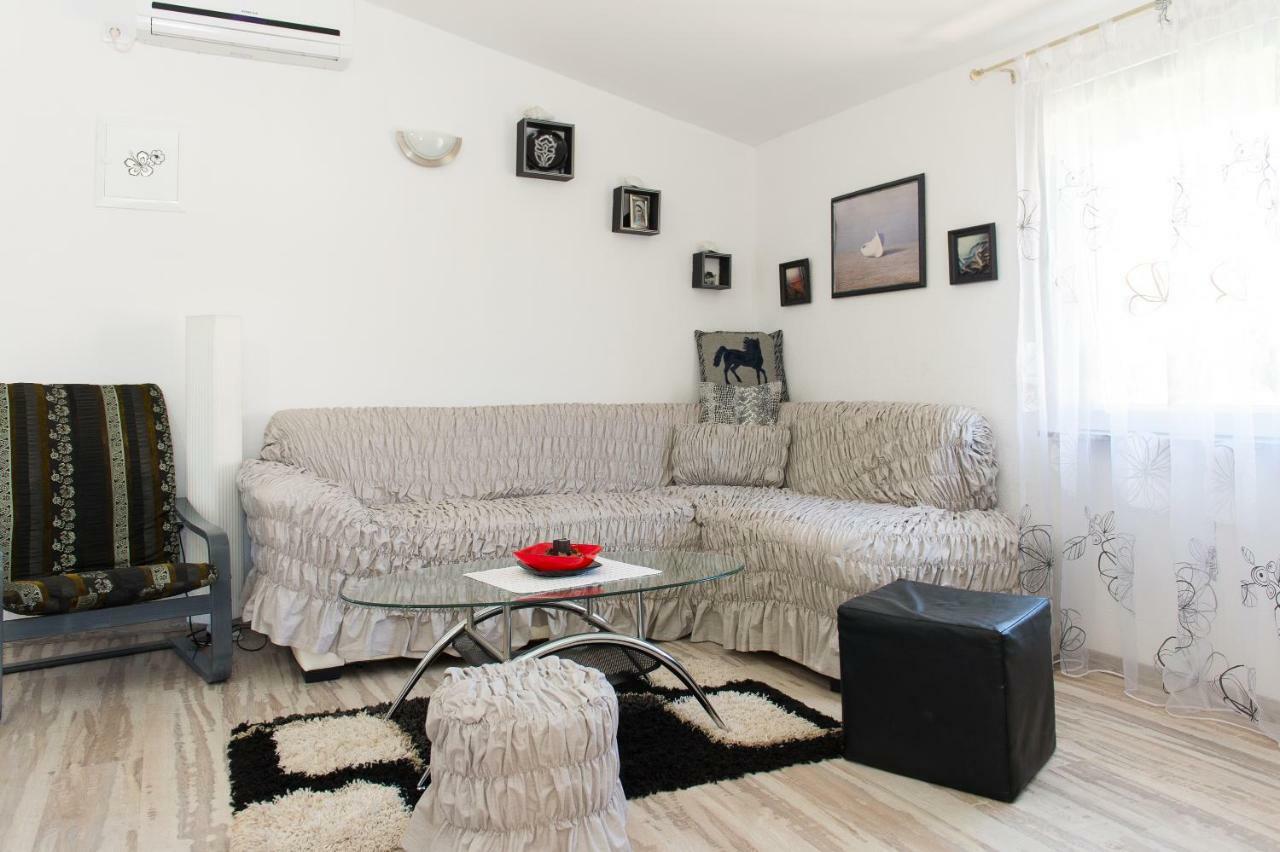 Apartment Ella Rogoznica  Buitenkant foto