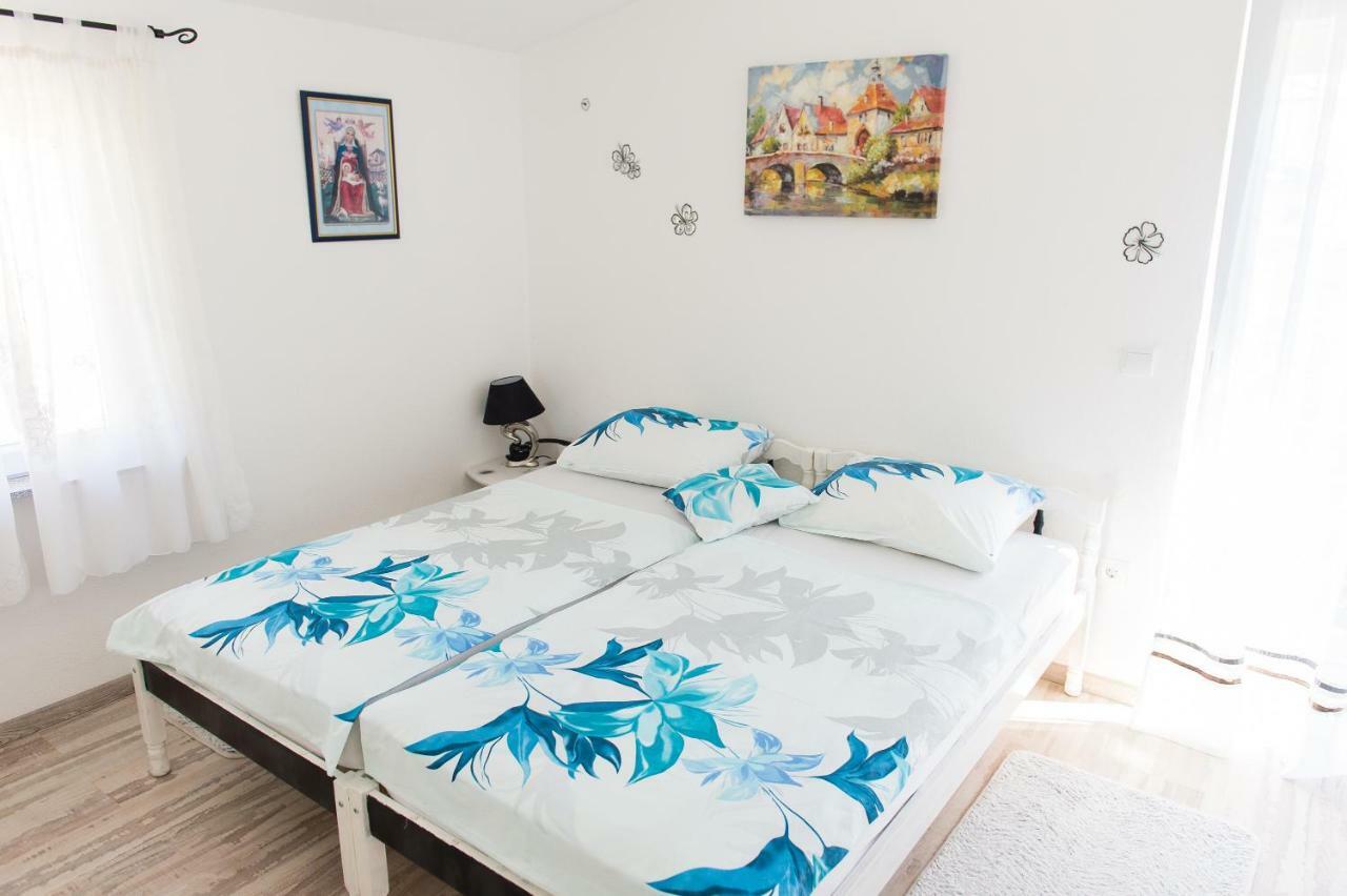 Apartment Ella Rogoznica  Buitenkant foto